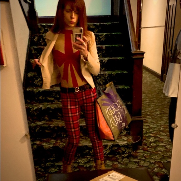 Meet your Posher, Lorelei - Picture 11 of 16